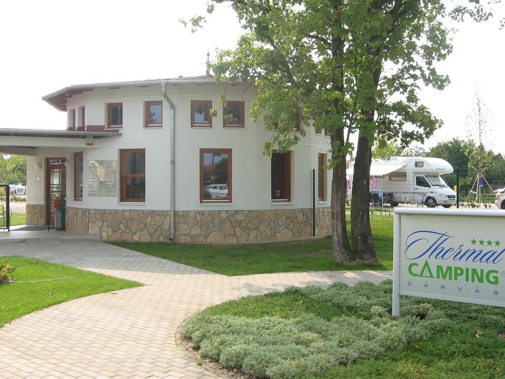 Sarvarfuerdo Apartmanhaz Exterior photo