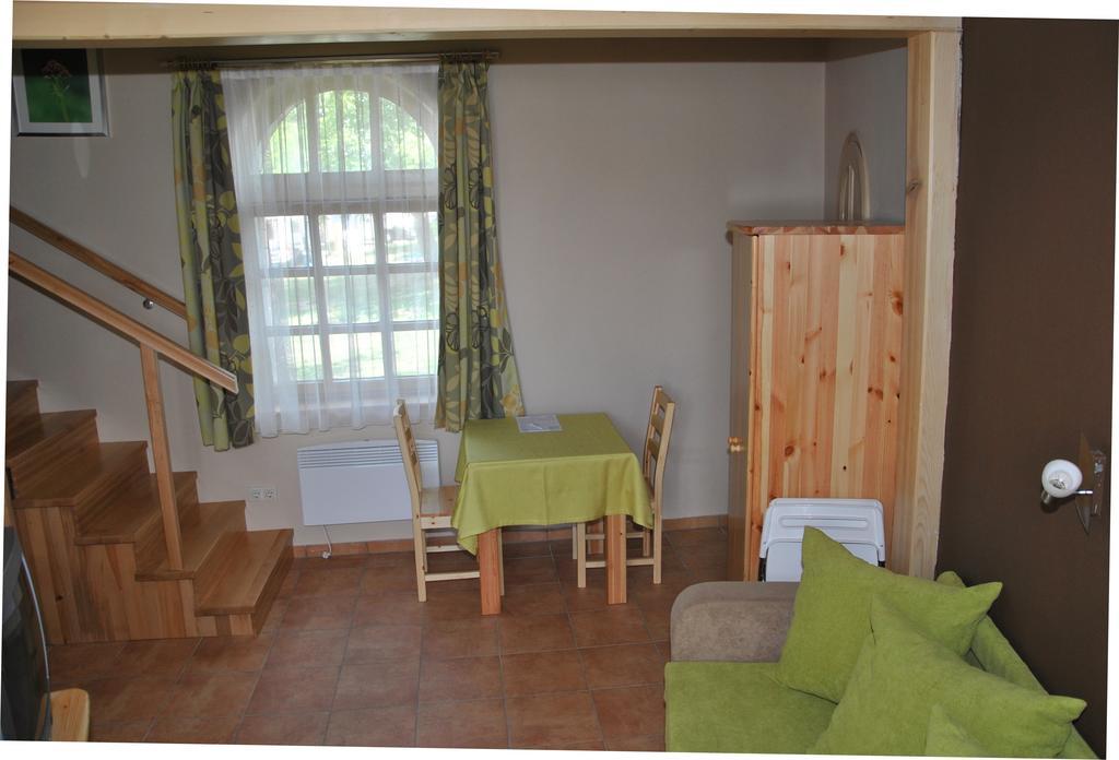 Sarvarfuerdo Apartmanhaz Exterior photo